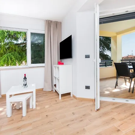 Sunrise & Sunset Apartment
