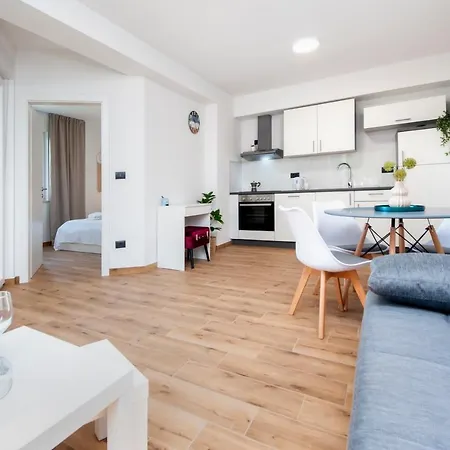 Sunrise & Sunset Apartament